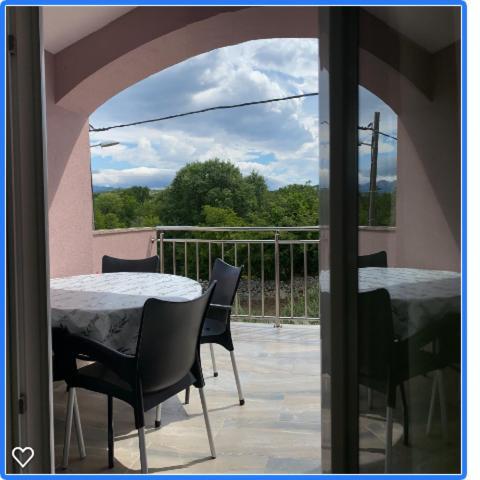 Dama Apartment Obrovac Bagian luar foto